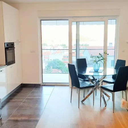 Apartment Apartments Elin Omis