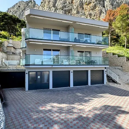Apartment Apartments Elin Omis