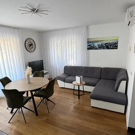Elin Apartamento Omiš