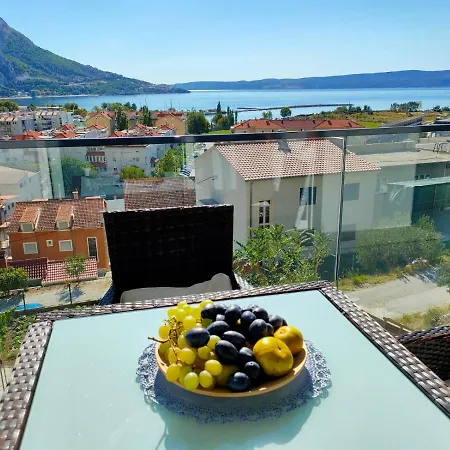 Elin Apartment *