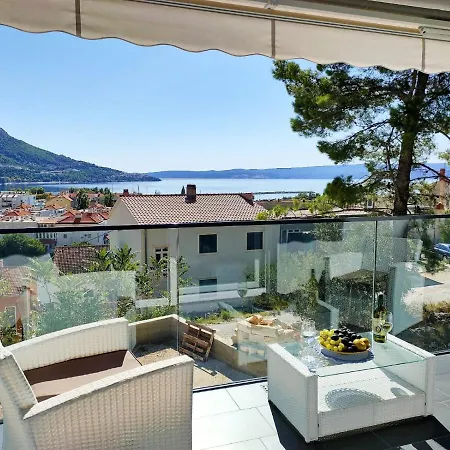 Elin Apartman Omiš